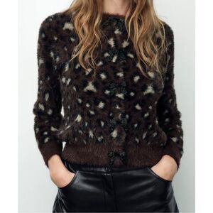 NWT ZARA jacquard leopard holiday bow cardigan, Med $79 D19